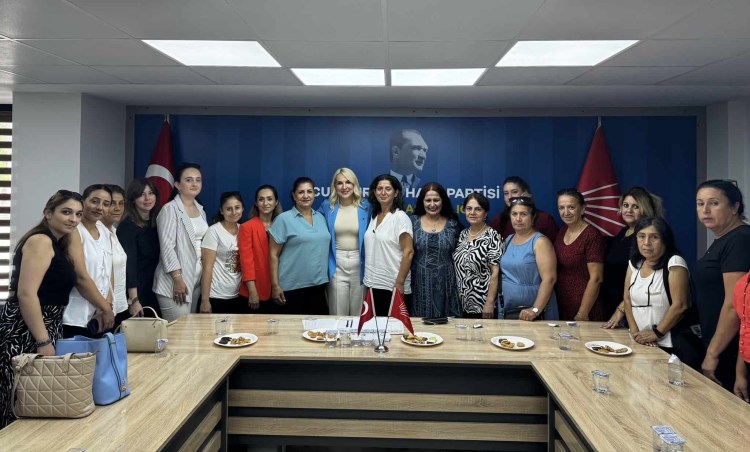 Merve Kır’dan CHP Adana İl Başkanlığına ziyaret
