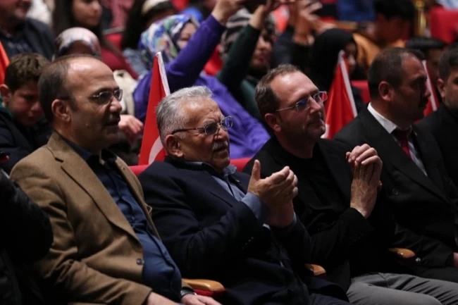 GENÇ KAYMEK'e Büyükkılıç'tan övgü