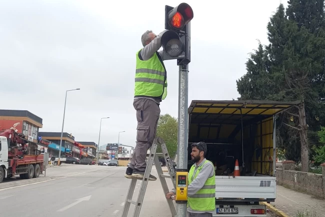 Kocaeli'de trafik ışıkları bakıma alındı