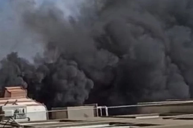 Antalya Kumluca'da çatı yangını!