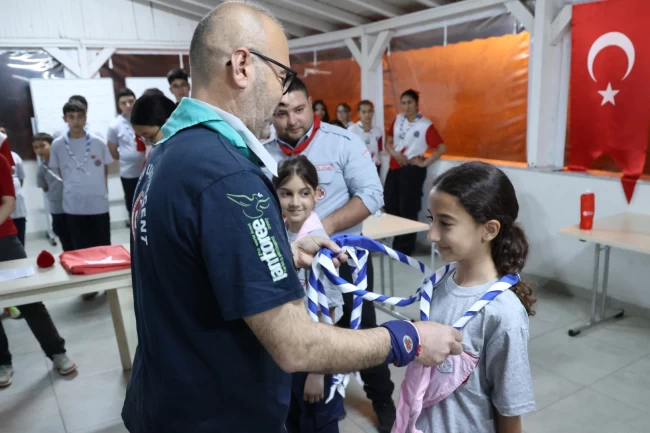 Antalya'da yeni izciler yetiştiriyor